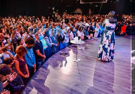 Yesenia Then presenta su nuevo libro “Determinados”